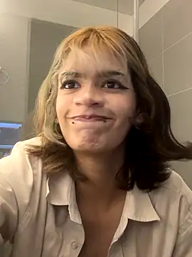 Snapshot of sukulaurens chatting on 11.04.25 sukulaurens online show from 11.04.25