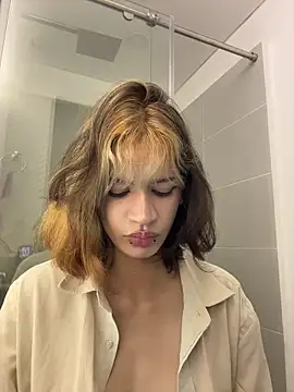 Snapshot of sukulaurens chatting on 11.09.25 sukulaurens online show from 11.09.25