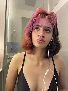 Snapshot of sukulaurens chatting on 12.02.25 sukulaurens online show from 12.02.25