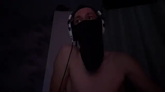 Snapshot of suicdemask chatting on 10.05.25 suicdemask online show from 10.05.25