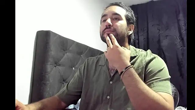 Snapshot of coolfriki chatting on 12.20.25 coolfriki online show from 12.20.25