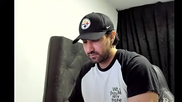 Snapshot of coolfriki chatting on 01.08.26 coolfriki online show from 01.08.26