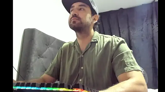 Snapshot of coolfriki chatting on 01.11.26 coolfriki online show from 01.11.26