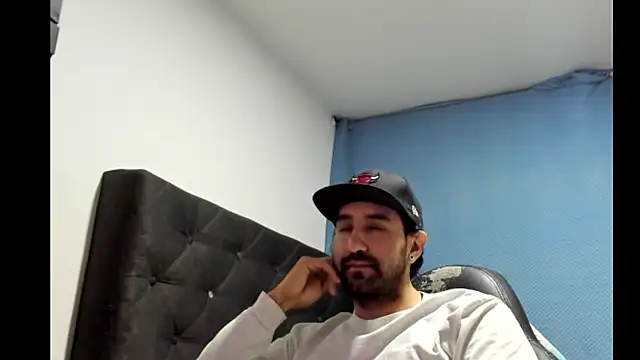 Snapshot of coolfriki chatting on 01.14.26 coolfriki online show from 01.14.26