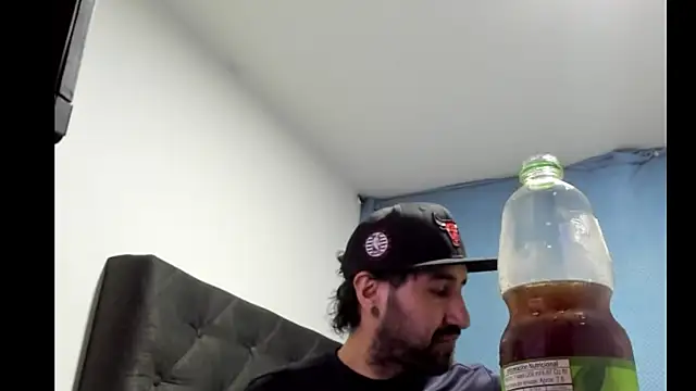 Snapshot of coolfriki chatting on 01.15.26 coolfriki online show from 01.15.26