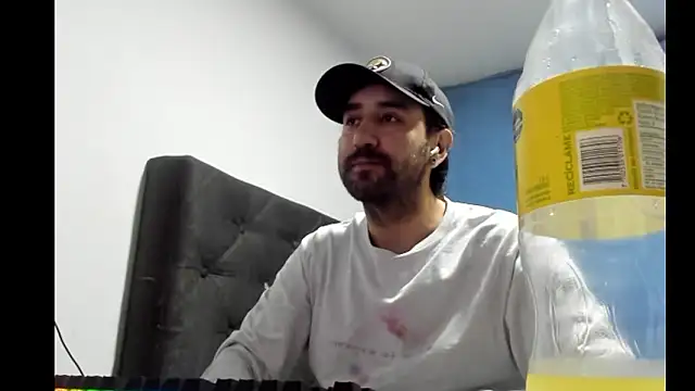 Snapshot of coolfriki chatting on 02.03.26 coolfriki online show from 02.03.26