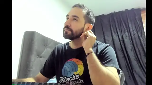 Snapshot of coolfriki chatting on 02.13.26 coolfriki online show from 02.13.26