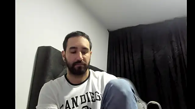 Snapshot of coolfriki chatting on 02.25.26 coolfriki online show from 02.25.26