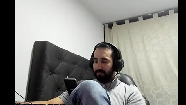 Snapshot of coolfriki chatting on 02.27.26 coolfriki online show from 02.27.26