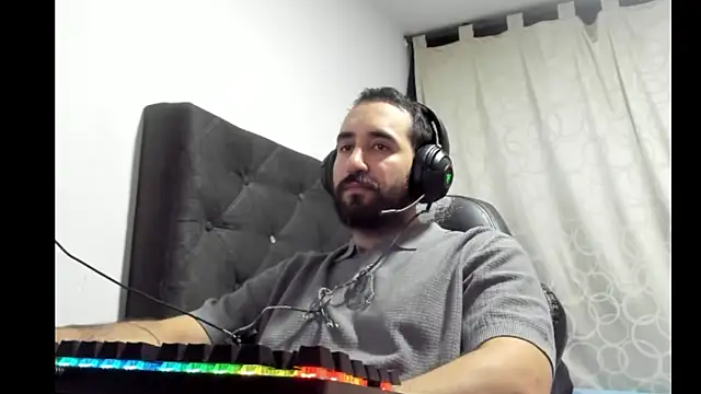 Snapshot of coolfriki chatting on 03.03.26 coolfriki online show from 03.03.26