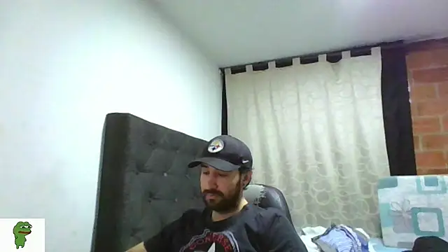 Snapshot of coolfriki chatting on 07.12.26 coolfriki online show from 07.12.26