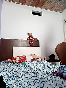 Snapshot of Mau-sophy chatting on 11.19.25 Mau-sophy online show from 11.19.25