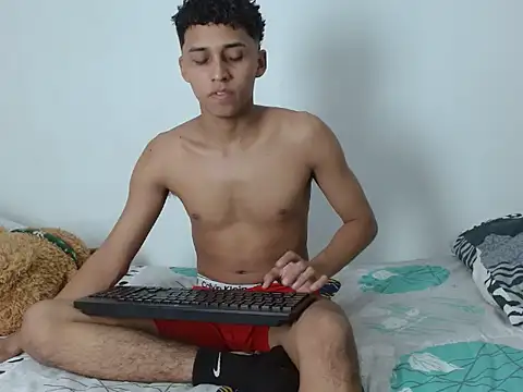 Snapshot of deivy_skinny01 chatting on 12.15.25 deivy skinny01 online show from 12.15.25