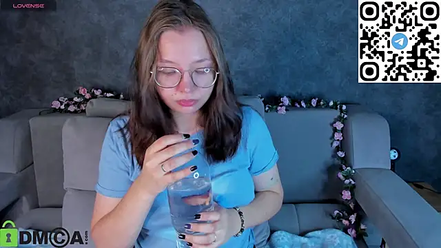 Nuura Moore online show from 11.13.25