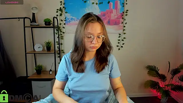 Nuura Moore online show from 11.14.25