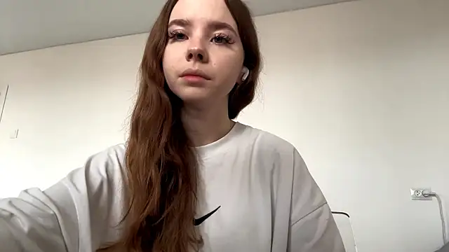 Snapshot of EhtelBiondi chatting on 10.30.25 EhtelBiondi online show from 10.30.25