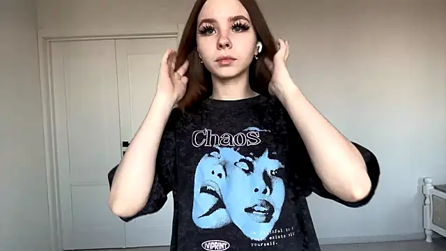 Snapshot of EhtelBiondi chatting on 11.07.25 EhtelBiondi online show from 11.07.25