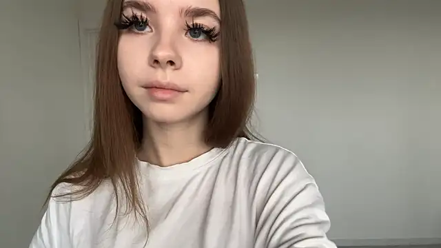 Snapshot of EhtelBiondi chatting on 11.20.25 EhtelBiondi online show from 11.20.25