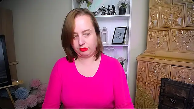 Snapshot of HelenFl chatting on 11.25.25 HelenFl online show from 11.25.25