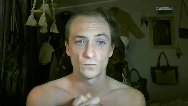 Snapshot of Dubbsssss chatting on 04.17.26 Dubbsssss online show from 04.17.26