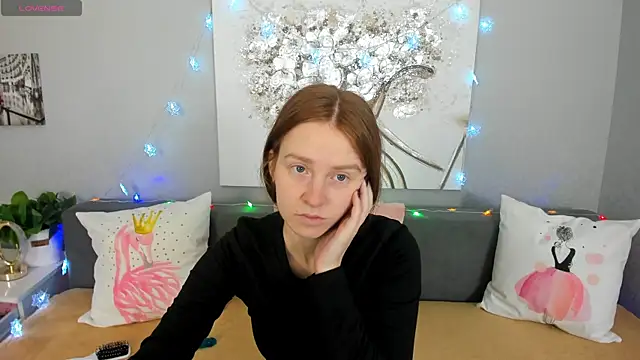 Evarey  online show from 12.15.25