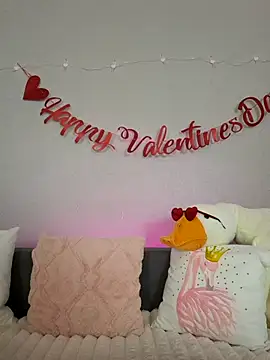 Evarey  online show from 02.15.26