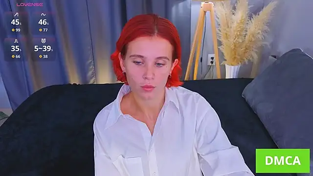 FoxxLina online show from 10.11.25