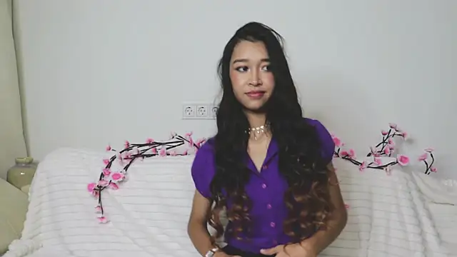 SelinaLukas online show from 10.12.25