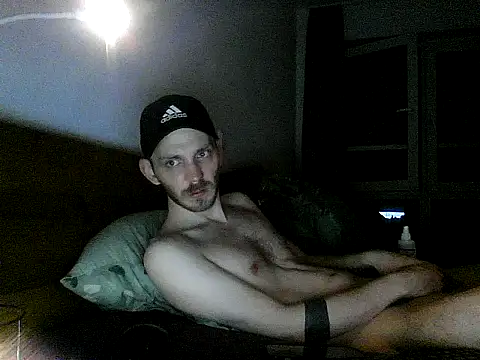 Snapshot of MolleDolle chatting on 10.26.25 MolleDolle online show from 10.26.25