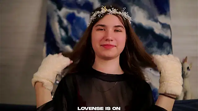 AmmieGerber online show from 11.04.25