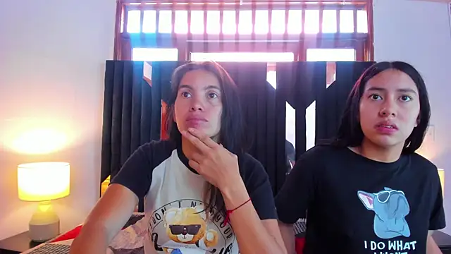 Snapshot of Sofy_and_Mia chatting on 10.15.25 Sofy and Mia online show from 10.15.25