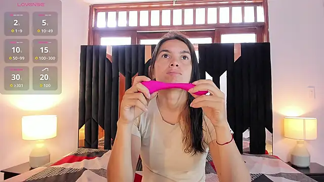 Snapshot of Sofy_and_Mia chatting on 10.25.25 Sofy and Mia online show from 10.25.25