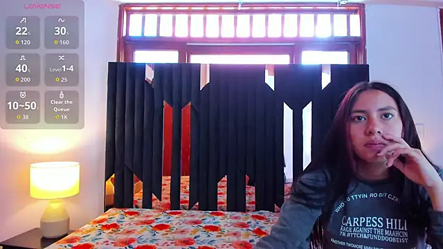 Snapshot of Sofy_and_Mia chatting on 11.01.25 Sofy and Mia online show from 11.01.25