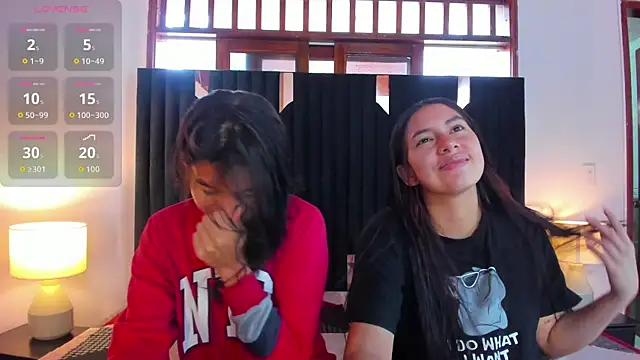 Snapshot of Sofy_and_Mia chatting on 11.11.25 Sofy and Mia online show from 11.11.25