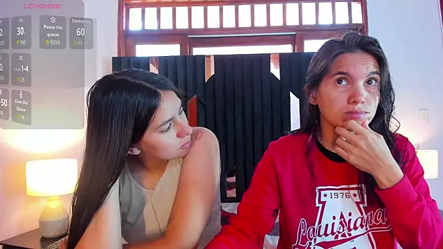 Snapshot of Sofy_and_Mia chatting on 11.14.25 Sofy and Mia online show from 11.14.25