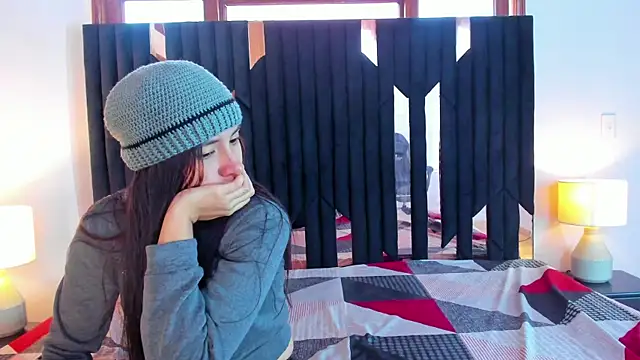 Snapshot of Sofy_and_Mia chatting on 11.15.25 Sofy and Mia online show from 11.15.25