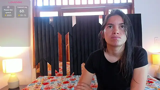 Snapshot of Sofy_and_Mia chatting on 11.24.25 Sofy and Mia online show from 11.24.25