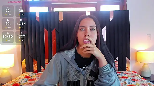 Snapshot of Sofy_and_Mia chatting on 11.29.25 Sofy and Mia online show from 11.29.25