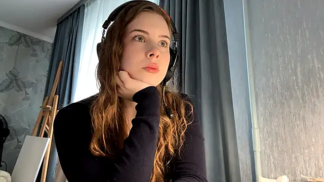 Leyla Luna online show from 10.17.25