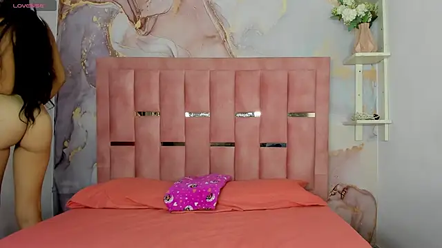 Isis Blaze online show from 11.12.25