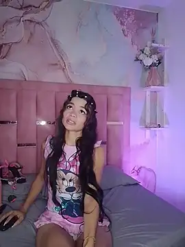 Isis Blaze online show from 12.02.25