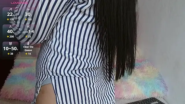 Snapshot of SeleneMore chatting on 11.30.25 SeleneMore online show from 11.30.25