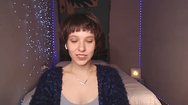 Snapshot of YourHotExSAndra chatting on 11.27.25 YourHotExSAndra online show from 11.27.25