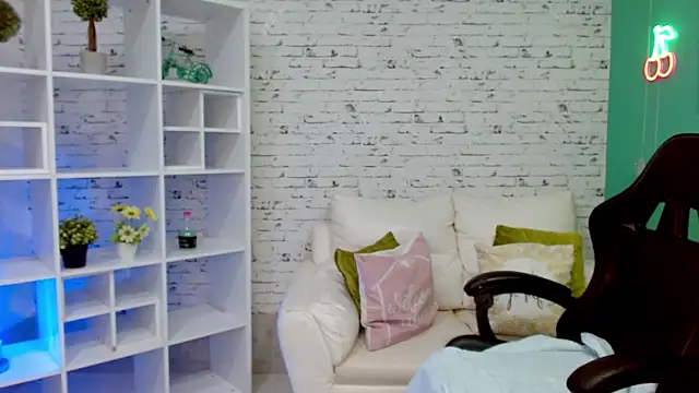 hannahjackson  online show from 11.13.25