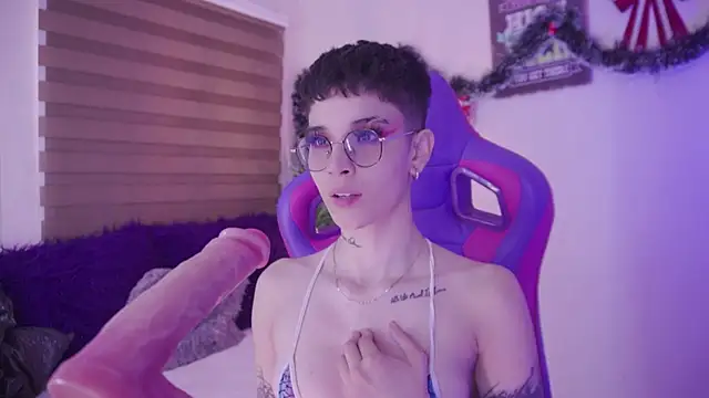 Giia Moretti  online show from 12.03.25