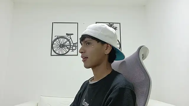 SEBAS LOVER  online show from 10.14.25