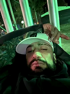 Santiago hot19 online show from 10.31.25