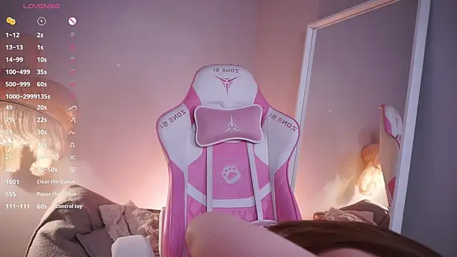 LureOfEva online show from 04.14.26