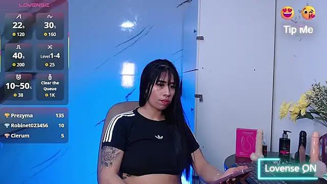 Snapshot of -HelloKitty_ chatting on 10.07.25 -HelloKitty online show from 10.07.25