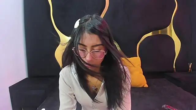 Mia clark18 online show from 10.24.25